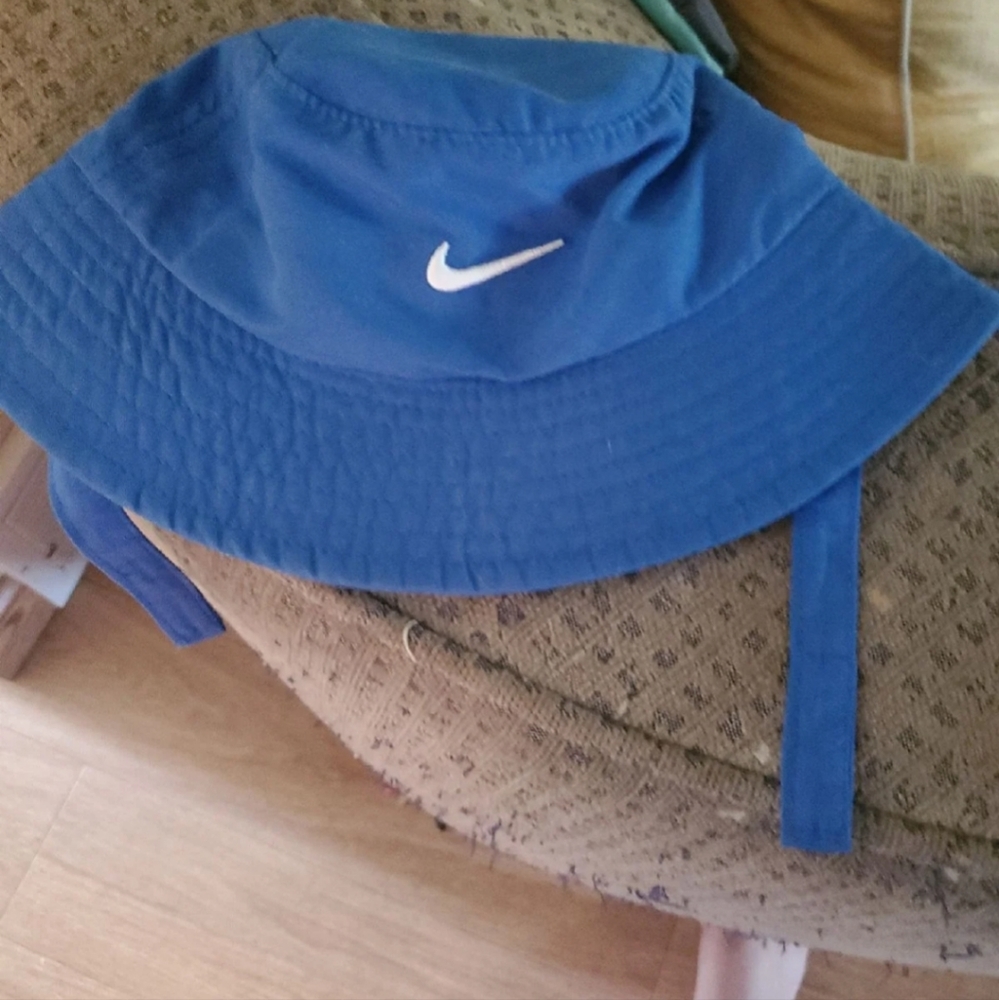 Nike hat for 12m to 18m